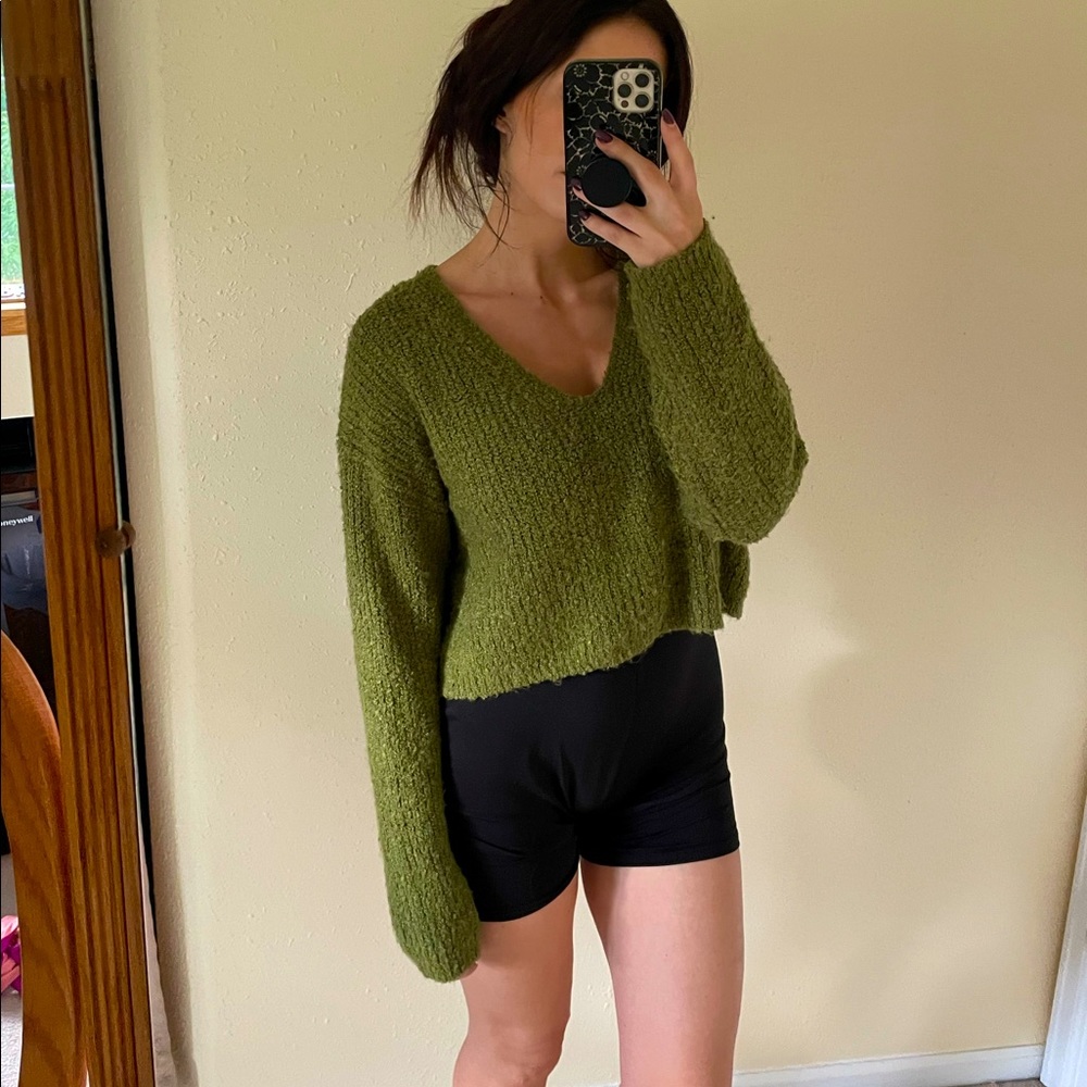 Double Zero Crop Sweater